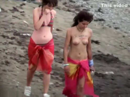 Секс в лесу летом стоя вид снизу