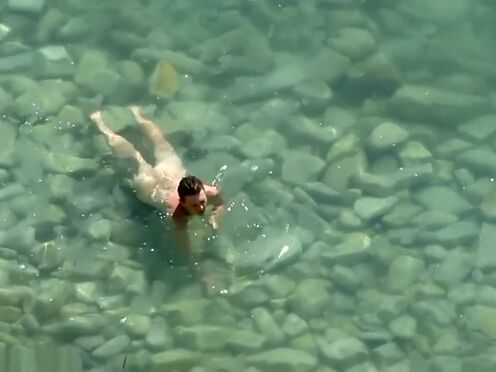 Секс с подругой в перископе малолетки порно