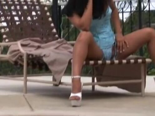 Нежно трахнул вниз головой