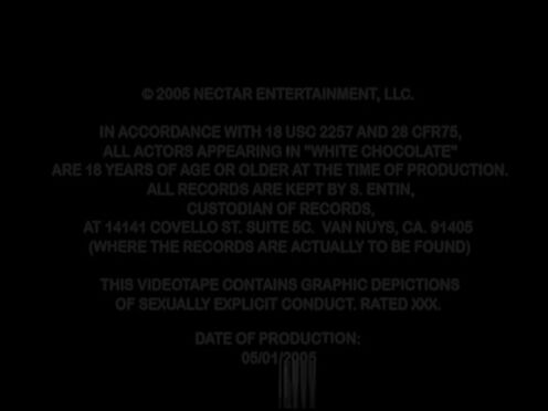 Секс ночью в спальне раком