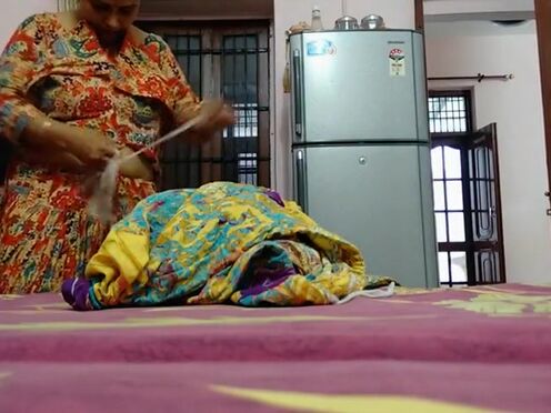 Развела парня на секс в примерочной