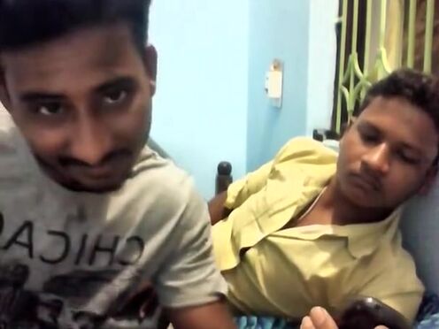 Порно видео мама привела дочку к гинекологу