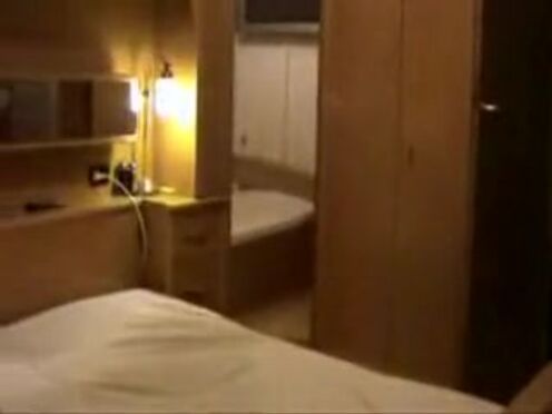 Секс лесби пляж туалет