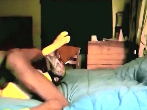 Порно юная девочка мастурбирует перед сном