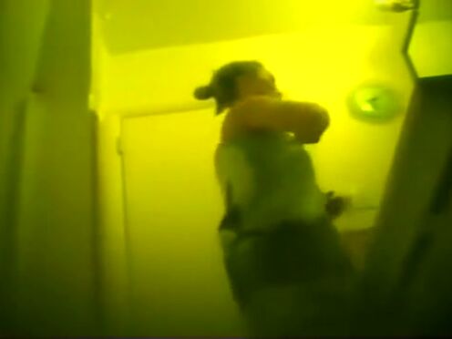 Секс с двоюродной сестрой в ванной