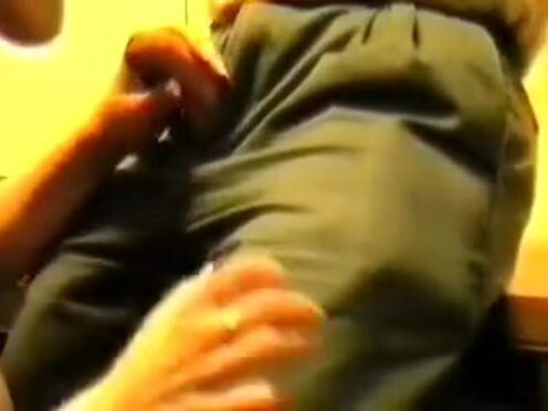 Прилегла к отцу на колени порно