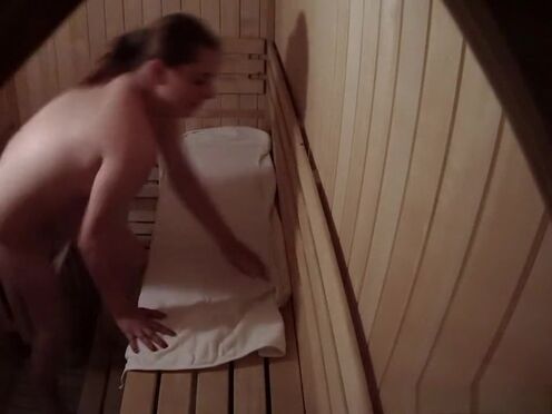 Трахнул русскую девушку в мини юбке