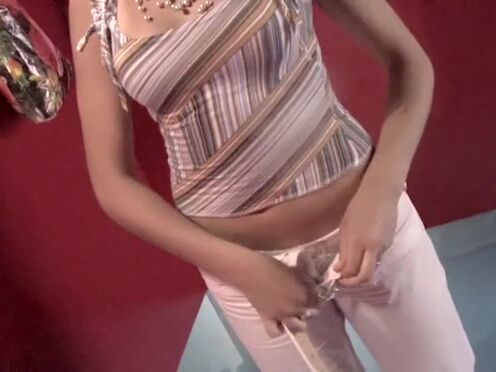 Секс изнасиловал сестру при родителях