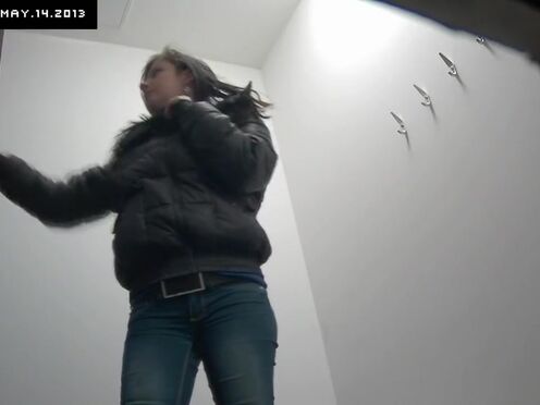 Негр трахнул на кровати кончил