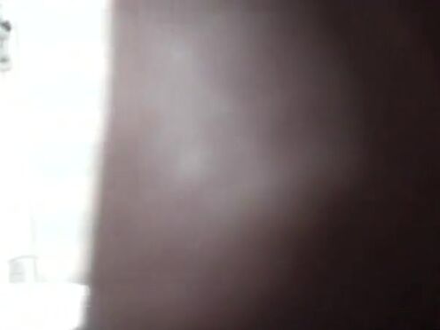 Красотка подцепила двух парней на курорте порно