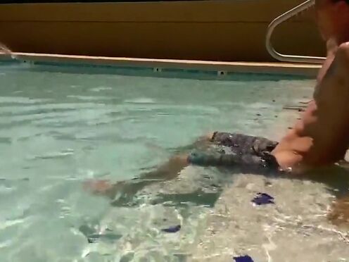 Секс целки жестко трахнул и задушил видео