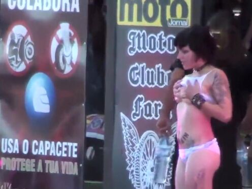 Бесплатно скачать порно нападение на семью япония