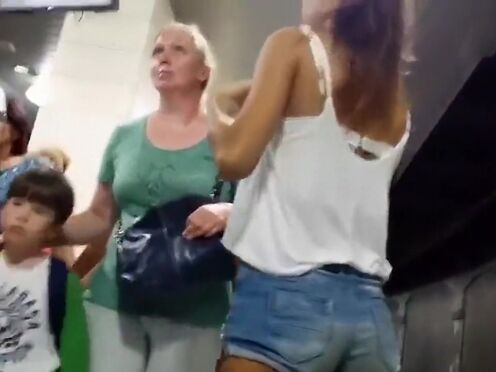 Смотреть порно ну очень жестокий отсос члена