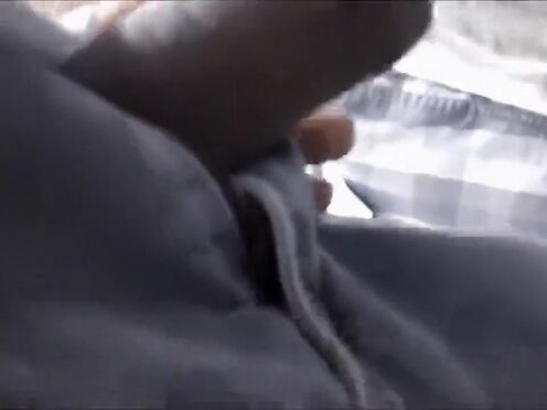 Присунул в анал во время массажа