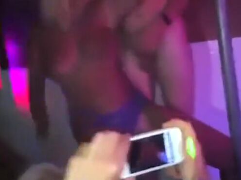 Секс сам себя окончания палец