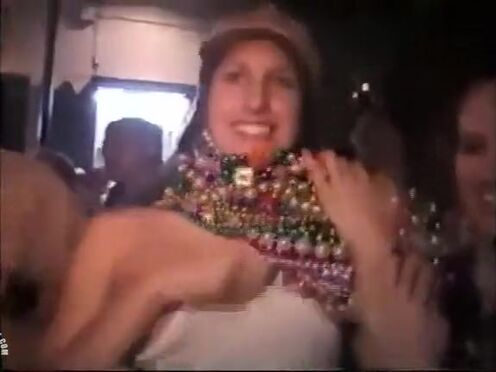 Секс с очень молоденькой соседкой