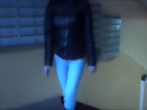 Два парня трахают кроссдрессера