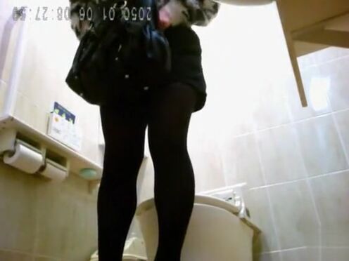 Соседская жена японка подглядывает в автобусе порно