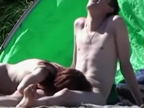 Секс видео трет киску