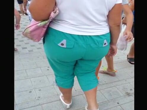 Секс грубо в киску стоя