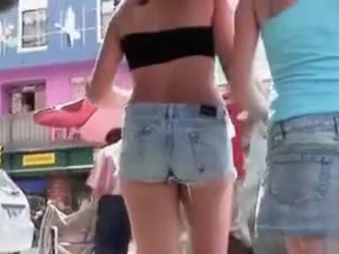 Порно телка обожает сперму