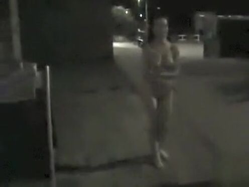 Порно трое трахают двух телок на яхте