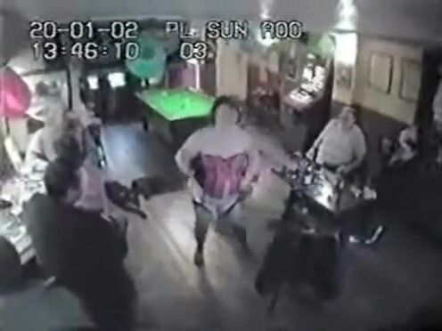 Зрелые стриптизёрши в гримерной