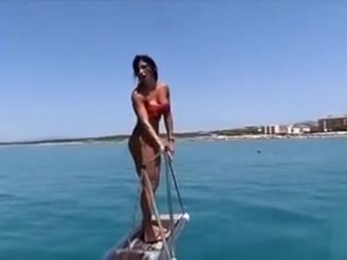 Плохой дядя трахает племянницу видео скачать