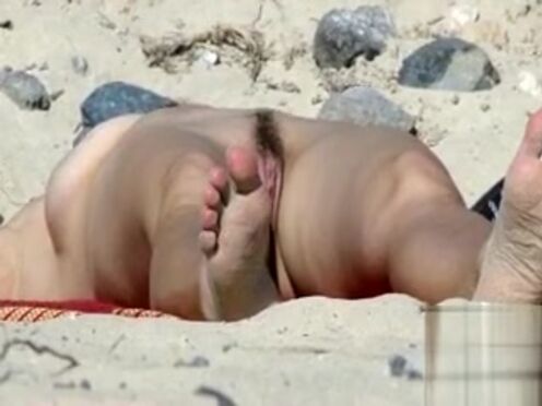 Ест банан из жопы порно