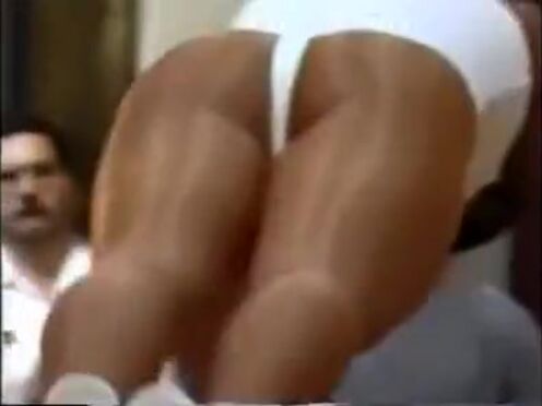 Порно с грудастой тетей на домашнем обучение