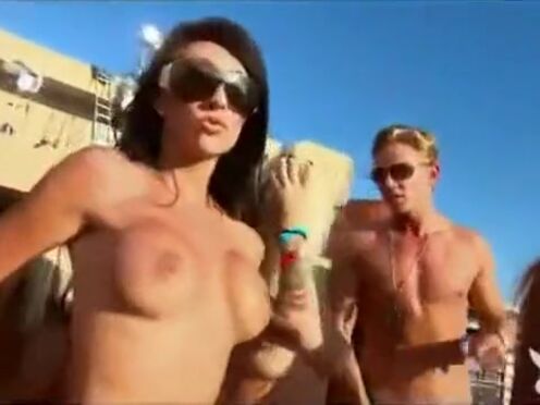 Смотреть порно изнасилование за спиной мужа