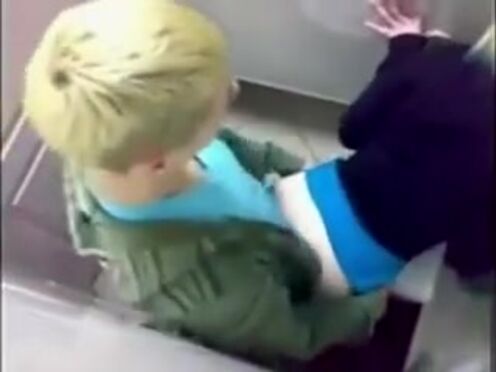 Порно с крутыми бедрами двойное проникновение