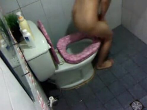 Пожилой трахает молодую в миссионерской позиции