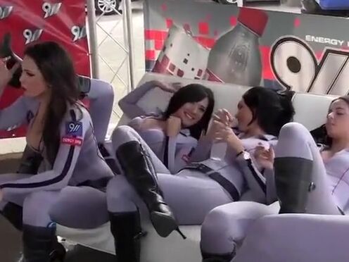 Эмо мальчик сосет член мужику гей порно