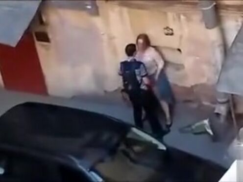 Смотреть ретро порно приставал в общественном транспорте