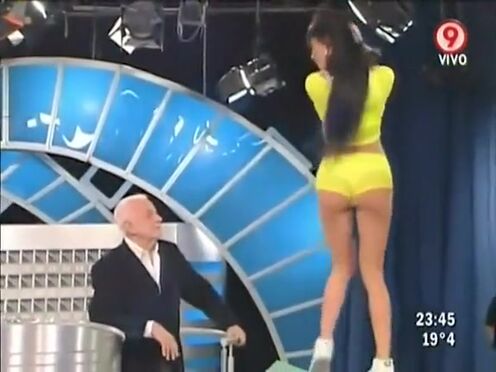 Секс анал много парней и одна телка