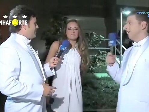 Видео трахнул на кухне на столе