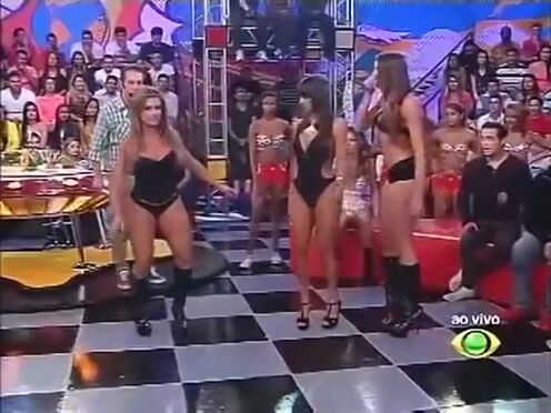 Кредиторы трахнули за неуплату долгов