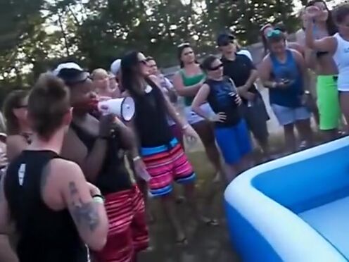 Порно онлайн зрелая дама хочет двоих