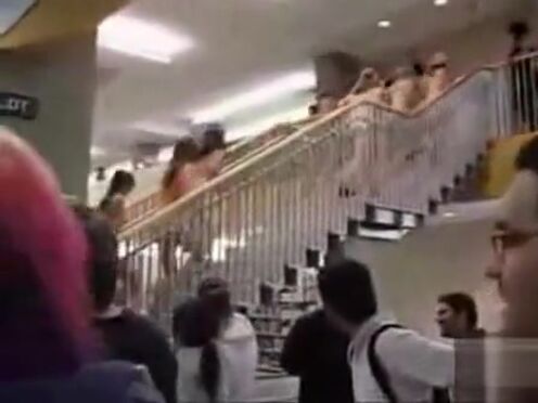 Секс порно пизды на выворот видно матку