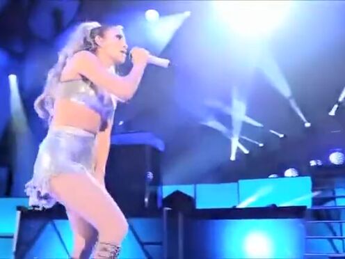 Фигуристую телку трахают в попку