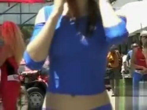 Пышки секс лежа на животе