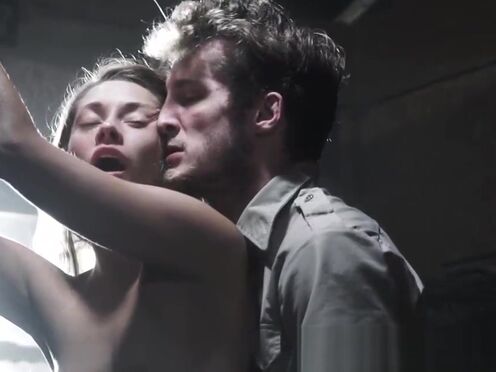 Внучка пожалела что трахнулась с дедом секс