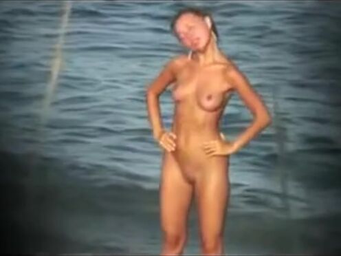 Три девушки изнасиловали мужика порно