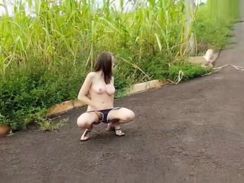 Негры трахнули толпой маму