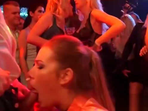 Порно бесплатно русско девушка полицейский в жопу