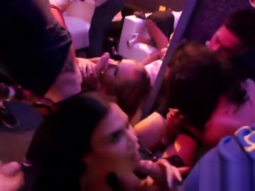 Порно видео геев молодых со старыми групповое