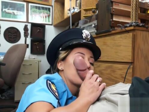 Реал трахают по очереди молоденькую